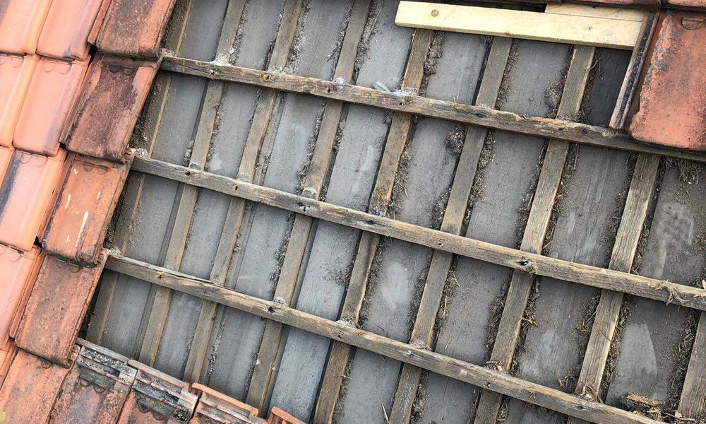 Hellend dak in Kaatsheuvel